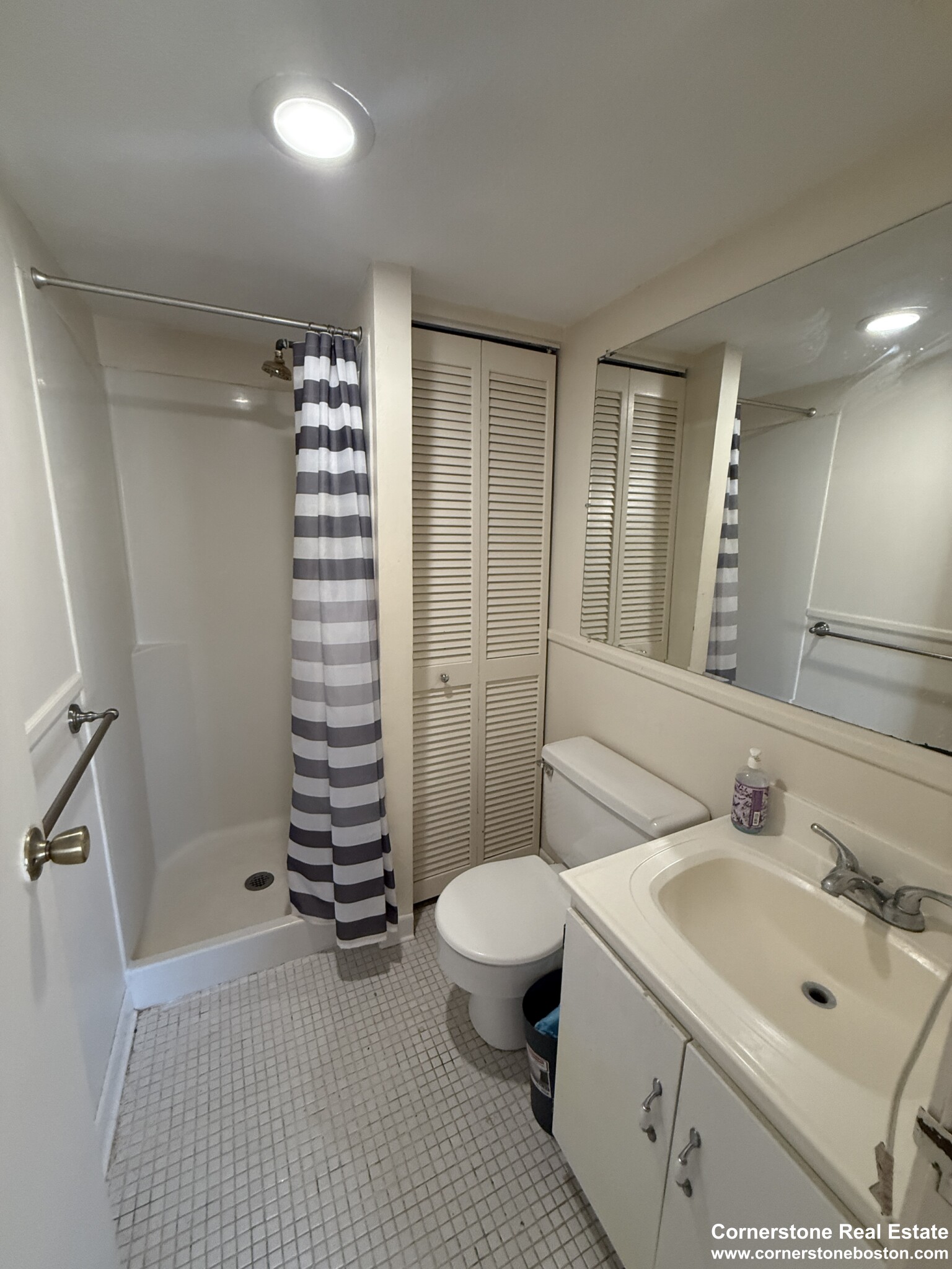 2 bed, 2 bath apartment for rent at 1580 Massachusetts Ave Unit 8D, Neighborhood Nine — photo 6 of 7