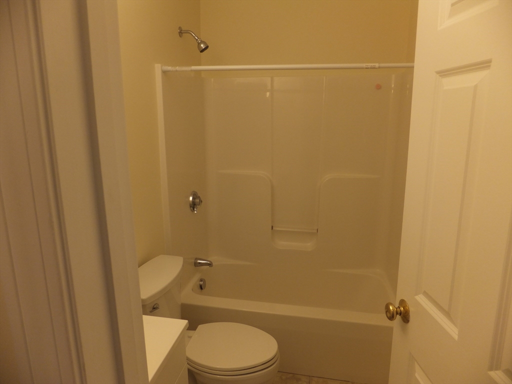 Studio bed, 1 bath apartment for rent at 1581 Commercial St Unit 2, Weymouth — photo 12 of 14