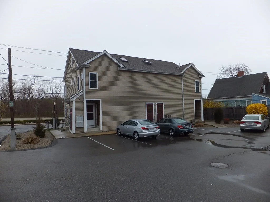 1 bed, 1 bath apartment for rent at 1581 Commercial St Unit 4, Weymouth — photo 2 of 12