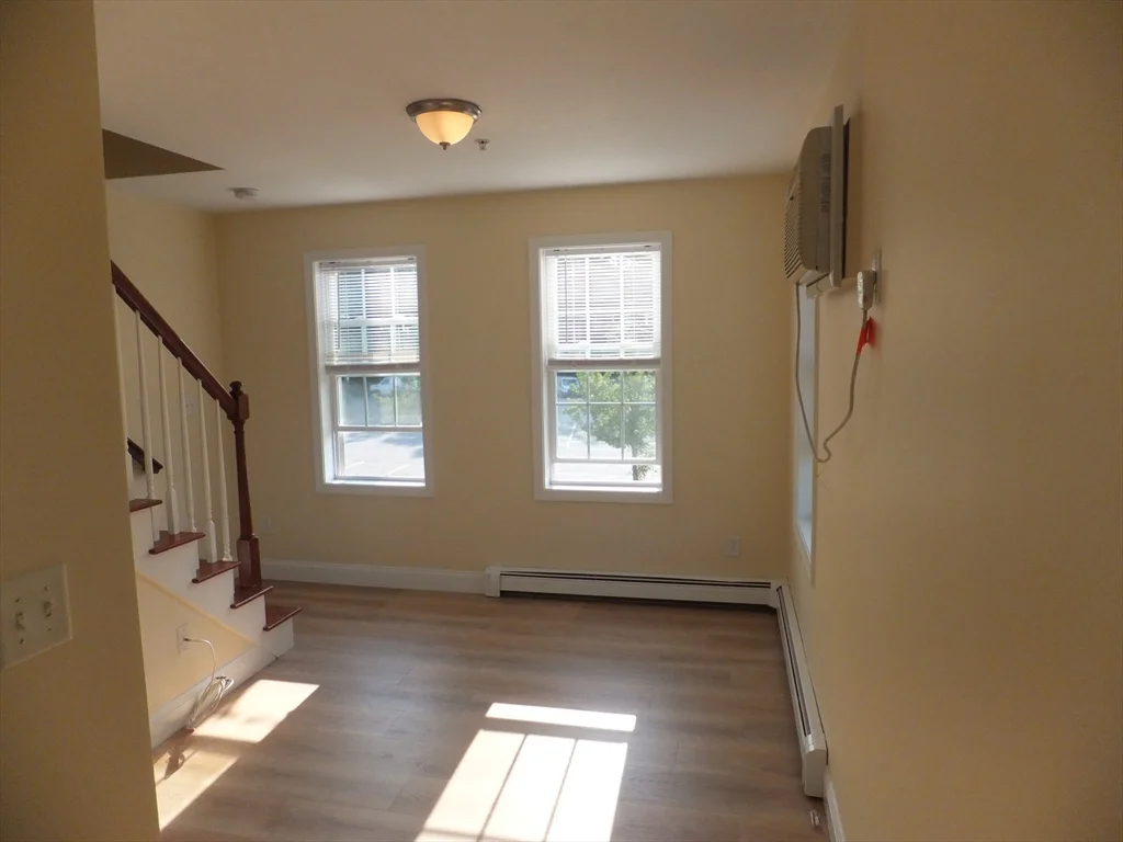 1 bed, 1 bath apartment for rent at 1581 Commercial St Unit 5, Weymouth — photo 5 of 21