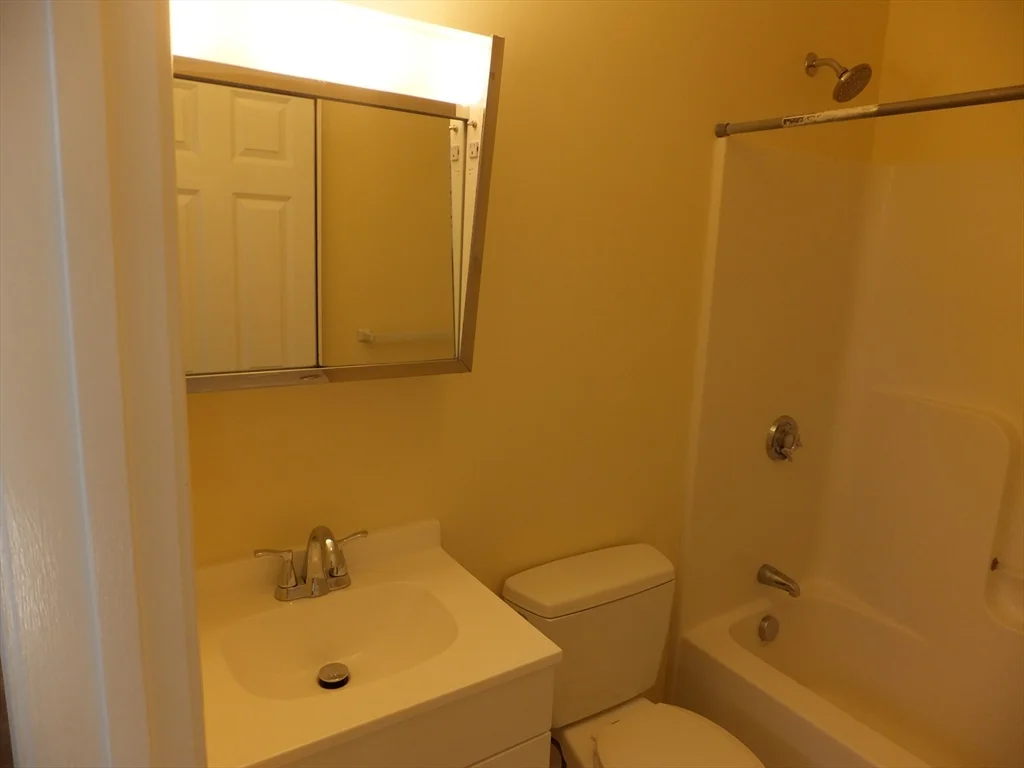 1 bed, 1 bath apartment for rent at 1581 Commercial St Unit 5, Weymouth — photo 8 of 21
