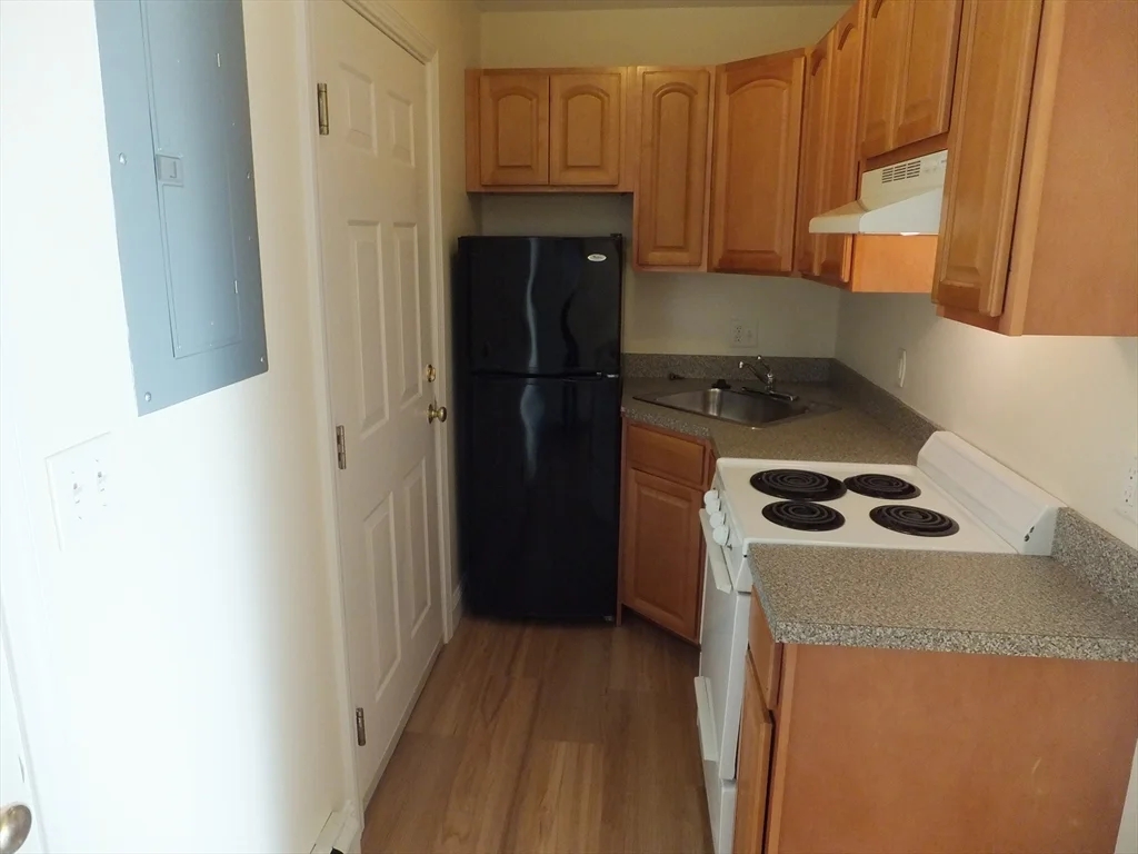 1 bed, 1 bath apartment for rent at 1581 Commercial St Unit 7, Weymouth — photo 10 of 18