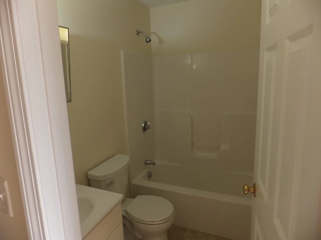 1 bed, 1 bath apartment for rent at 1581 Commercial St Unit 7, Weymouth — photo 7 of 18