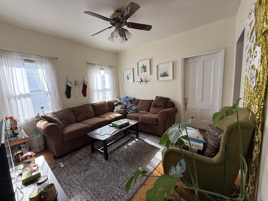3 bed, 1 bath apartment for rent at 1582 Tremont St , Unit 3, Boston — photo 2 of 9