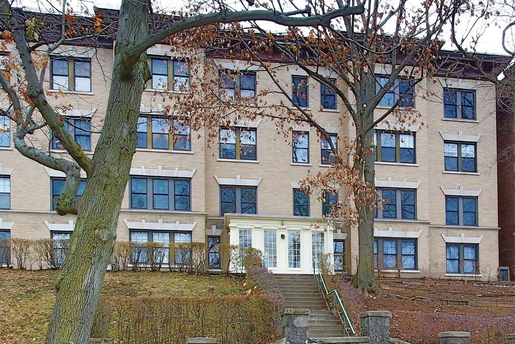 3 bed, 2 bath apartment for rent at 1584 Beacon St Unit 1, Corey Hill — photo 15 of 15