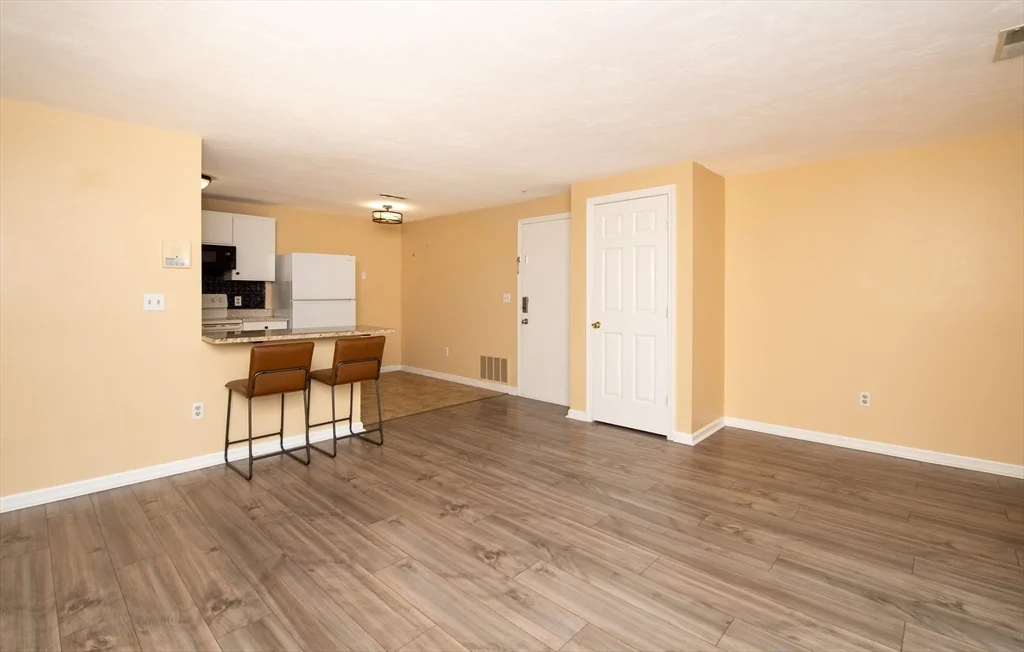 2 bed, 1 bath apartment for rent at 1585 Braley Rd Unit 51, Far North — photo 2 of 21