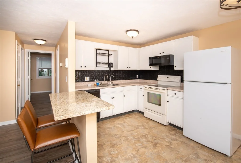 2 bed, 1 bath apartment for rent at 1585 Braley Rd Unit 51, Far North — photo 10 of 21