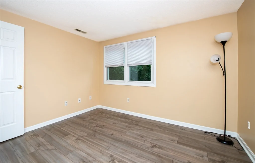 2 bed, 1 bath apartment for rent at 1585 Braley Rd Unit 51, Far North — photo 13 of 21