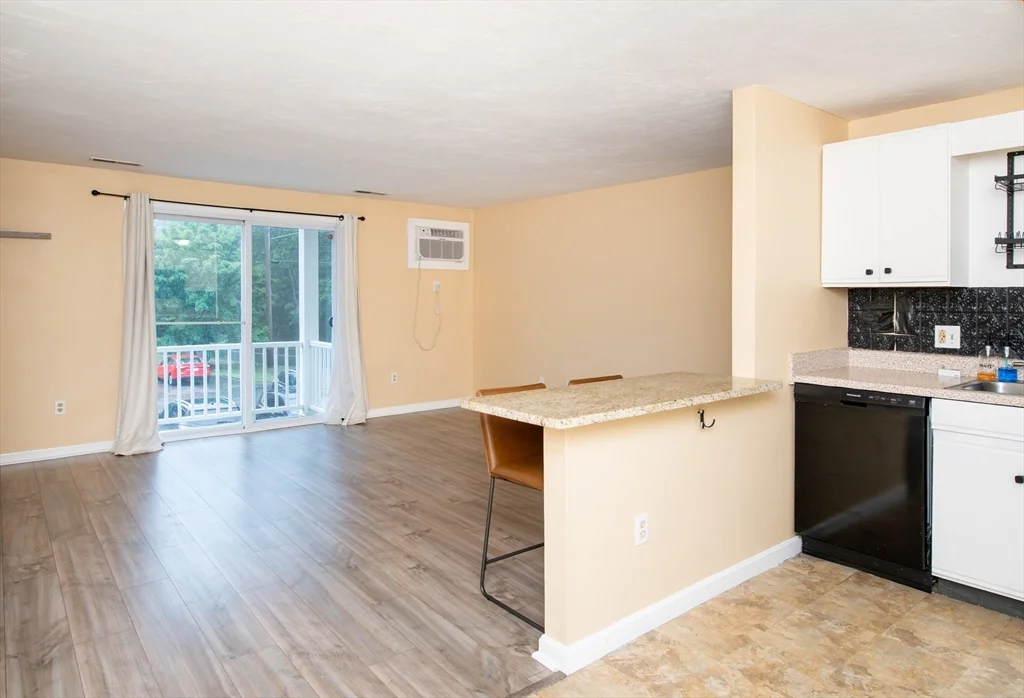 2 bed, 1 bath apartment for rent at 1585 Braley Rd Unit 51, Far North — photo 5 of 21
