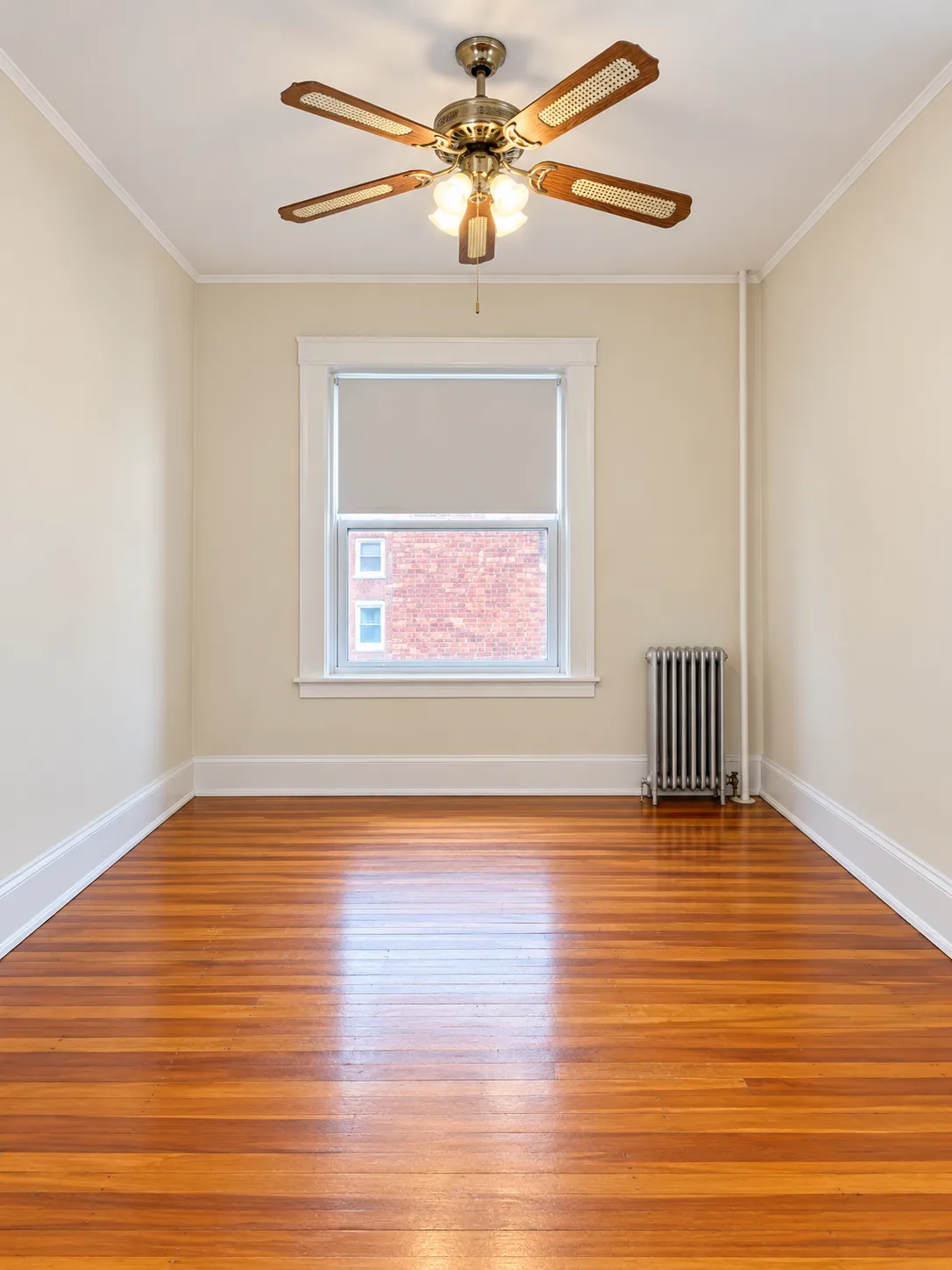2 bed, 1 bath apartment for rent at 1589 Beacon St Unit 11, Brookline — photo 2 of 6