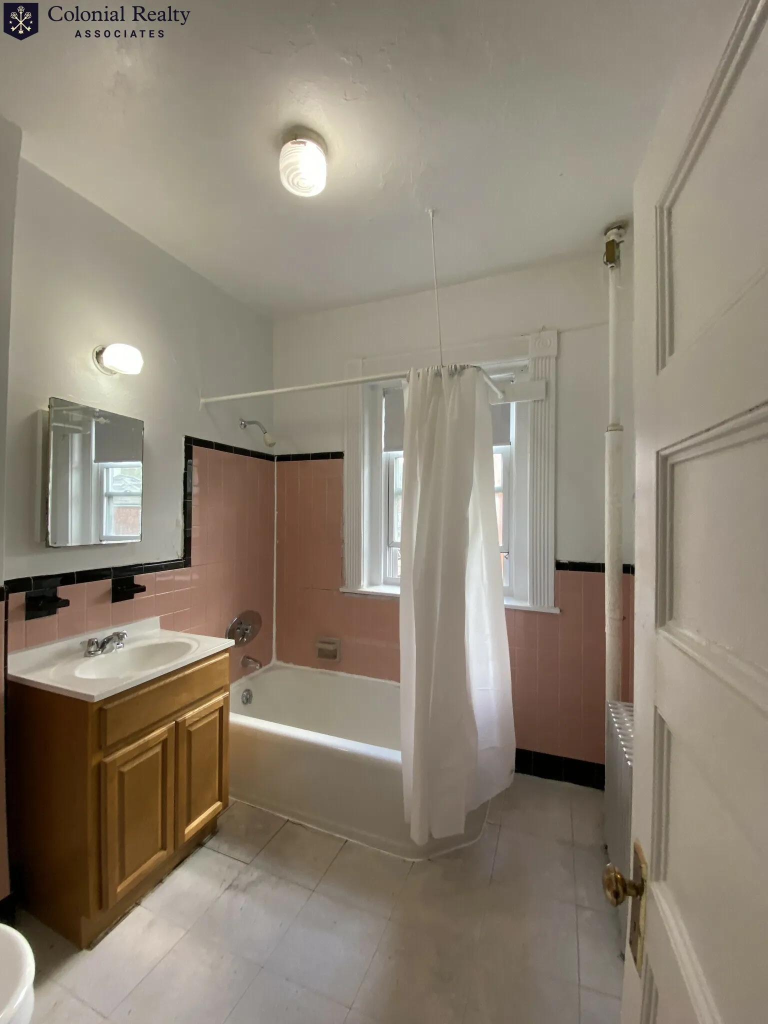 2 bed, 1 bath apartment for rent at 1589 Beacon St Unit 11, Brookline — photo 14 of 19