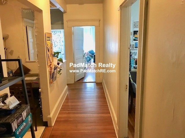 2 split bed, 1 bath apartment for rent at 1589 Beacon St Unit 3, Brookline — photo 3 of 7