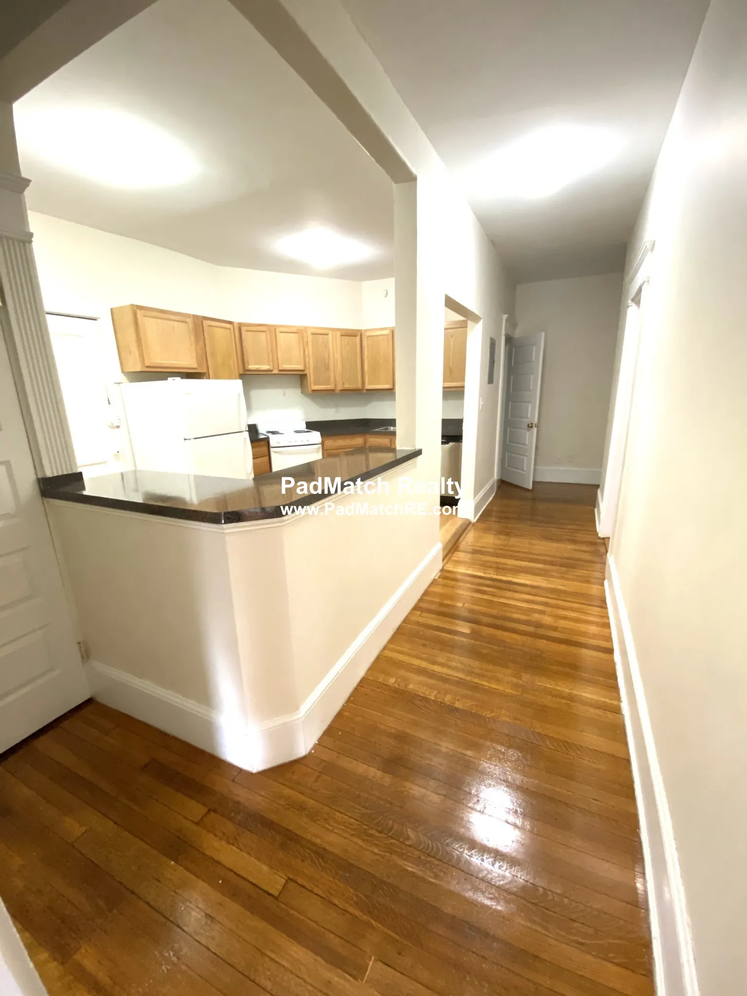 2 bed, 1 bath apartment for rent at 1589 Beacon St Unit 4, Brookline — photo 3 of 14