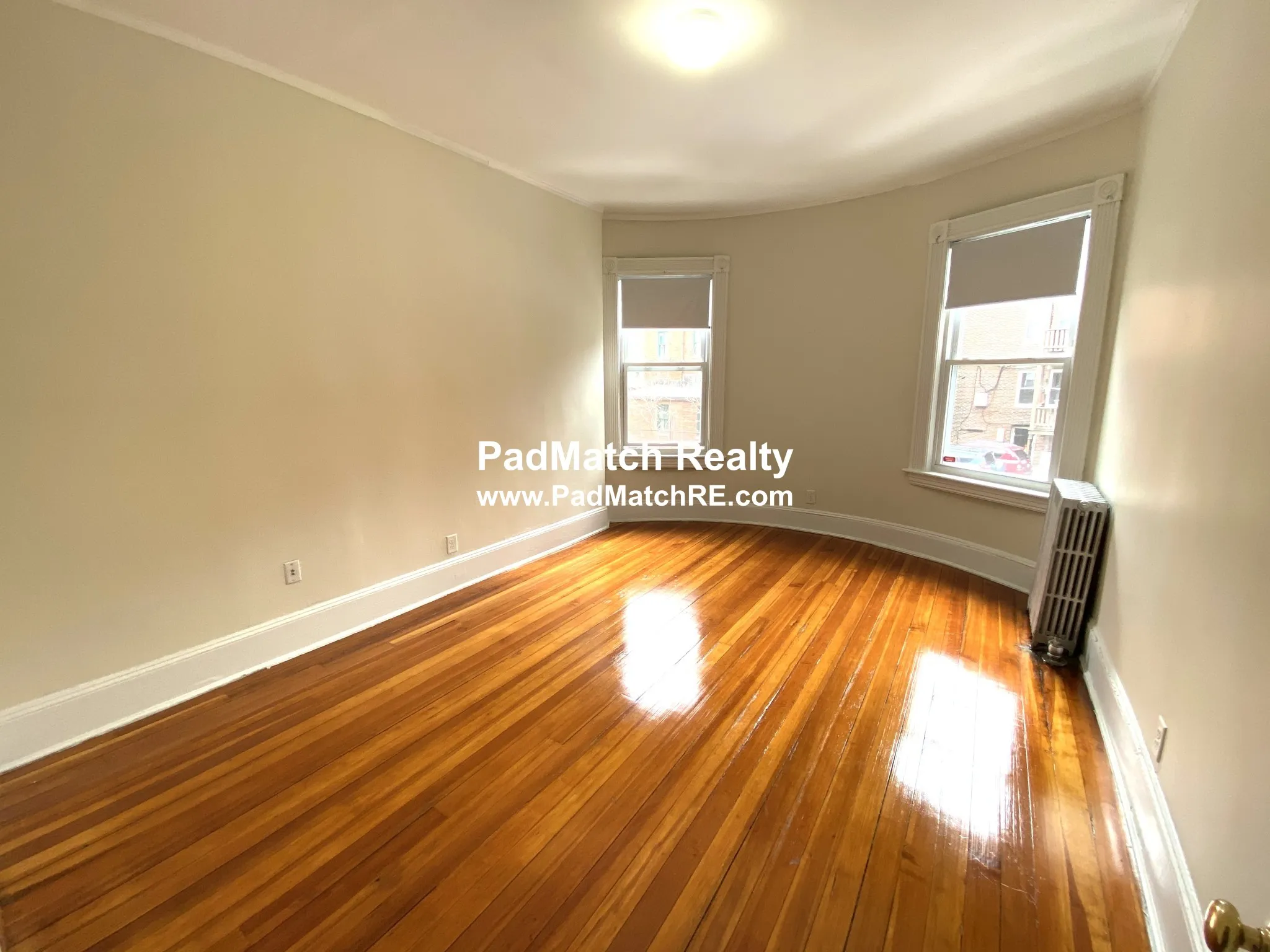 2 bed, 1 bath apartment for rent at 1589 Beacon St Unit 4, Brookline