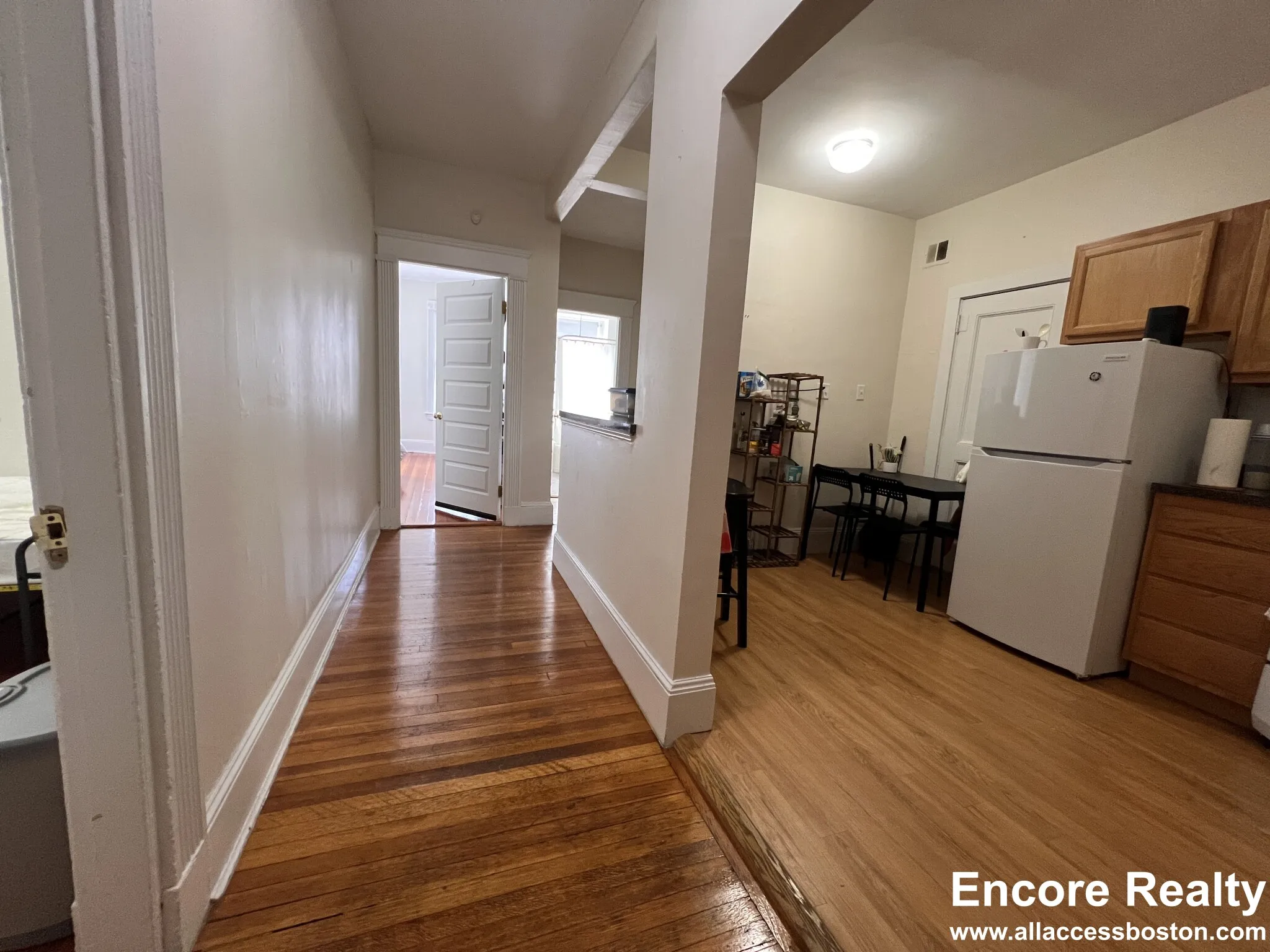 2 bed, 1 bath apartment for rent at 1589 Beacon St Unit 4, Brookline