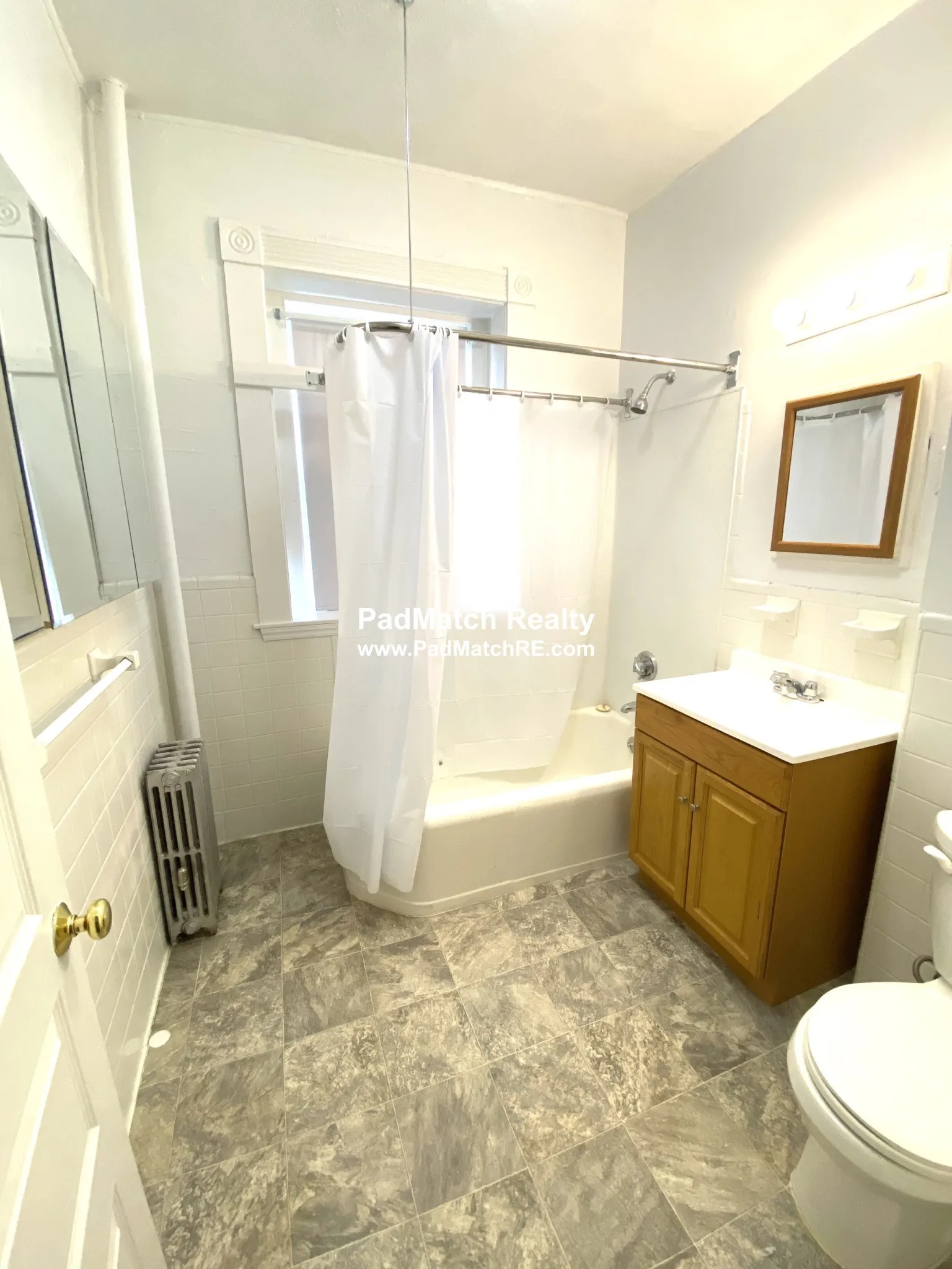 2 bed, 1 bath apartment for rent at 1589 Beacon St Unit 4, Brookline — photo 6 of 14