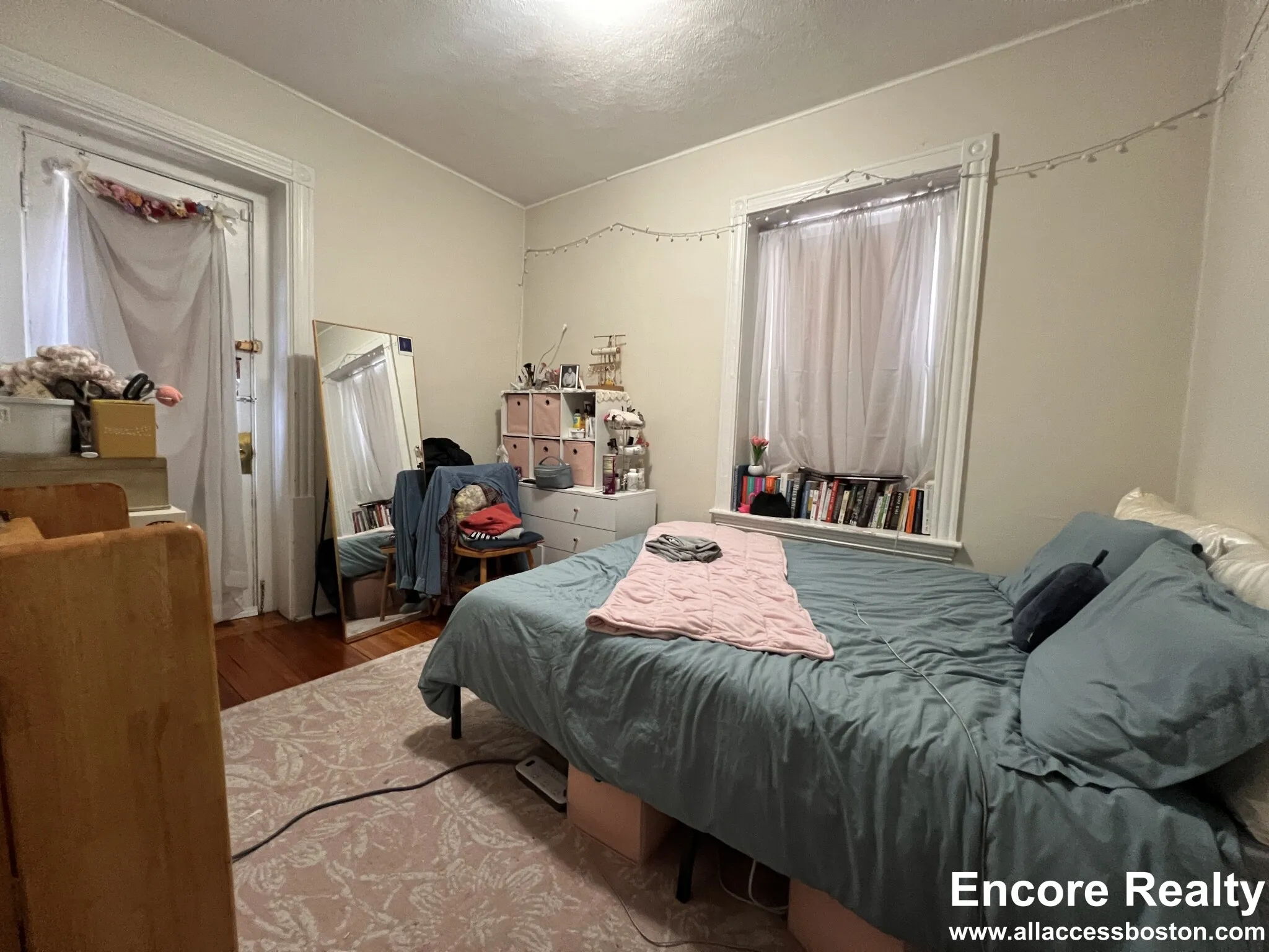 2 bed, 1 bath apartment for rent at 1589 Beacon St Unit 4, Brookline — photo 6 of 20