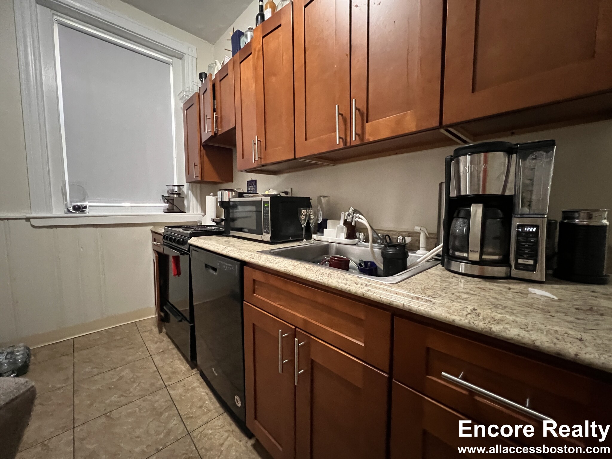 1 bed, 1 bath apartment for rent at 1589 Beacon St Unit 6, Brookline — photo 4 of 8