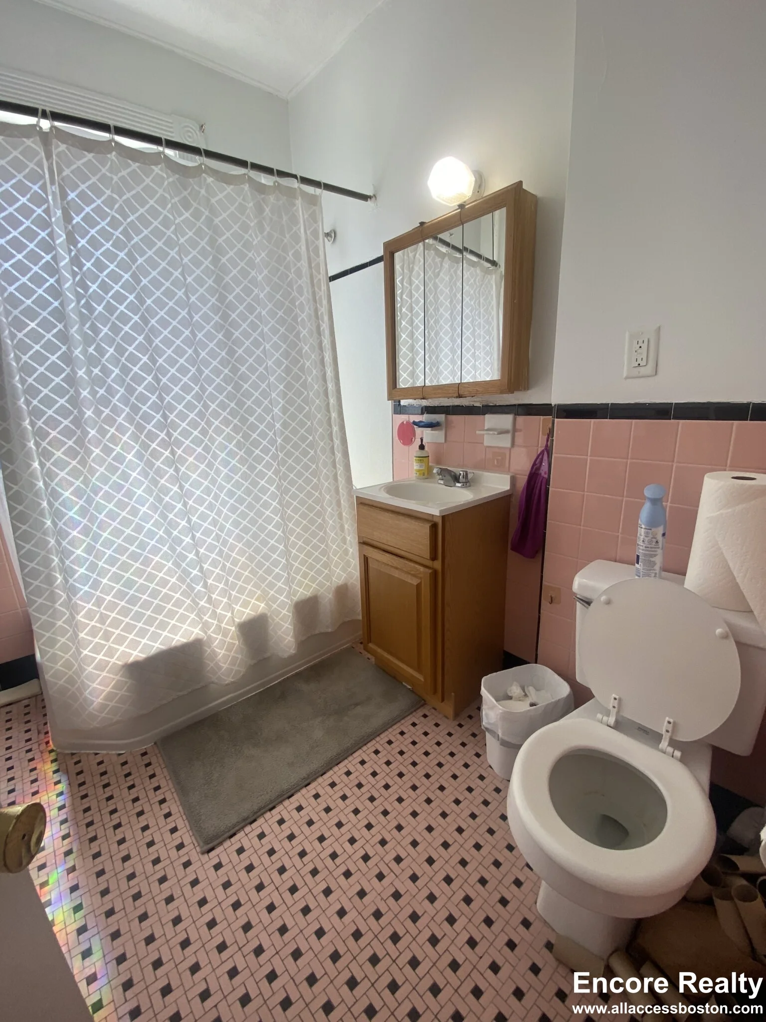 2 bed, 1 bath apartment for rent at 1589 Beacon St Unit 8, Brookline — photo 7 of 9