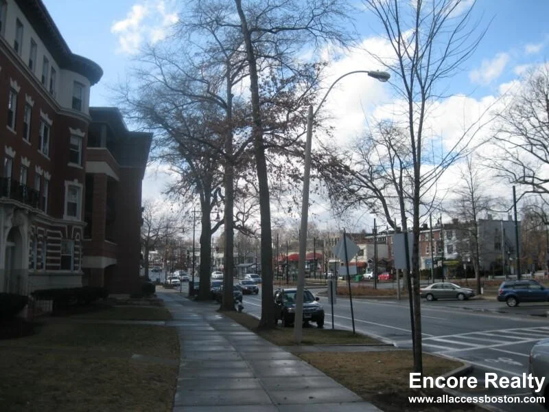 2 bed, 1 bath apartment for rent at 1589 Beacon St Unit 8, Brookline — photo 9 of 9