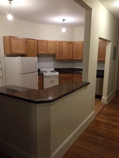 2 bed, 1 bath apartment for rent at 1589 Beacon St Unit 9, Brookline — photo 10 of 14