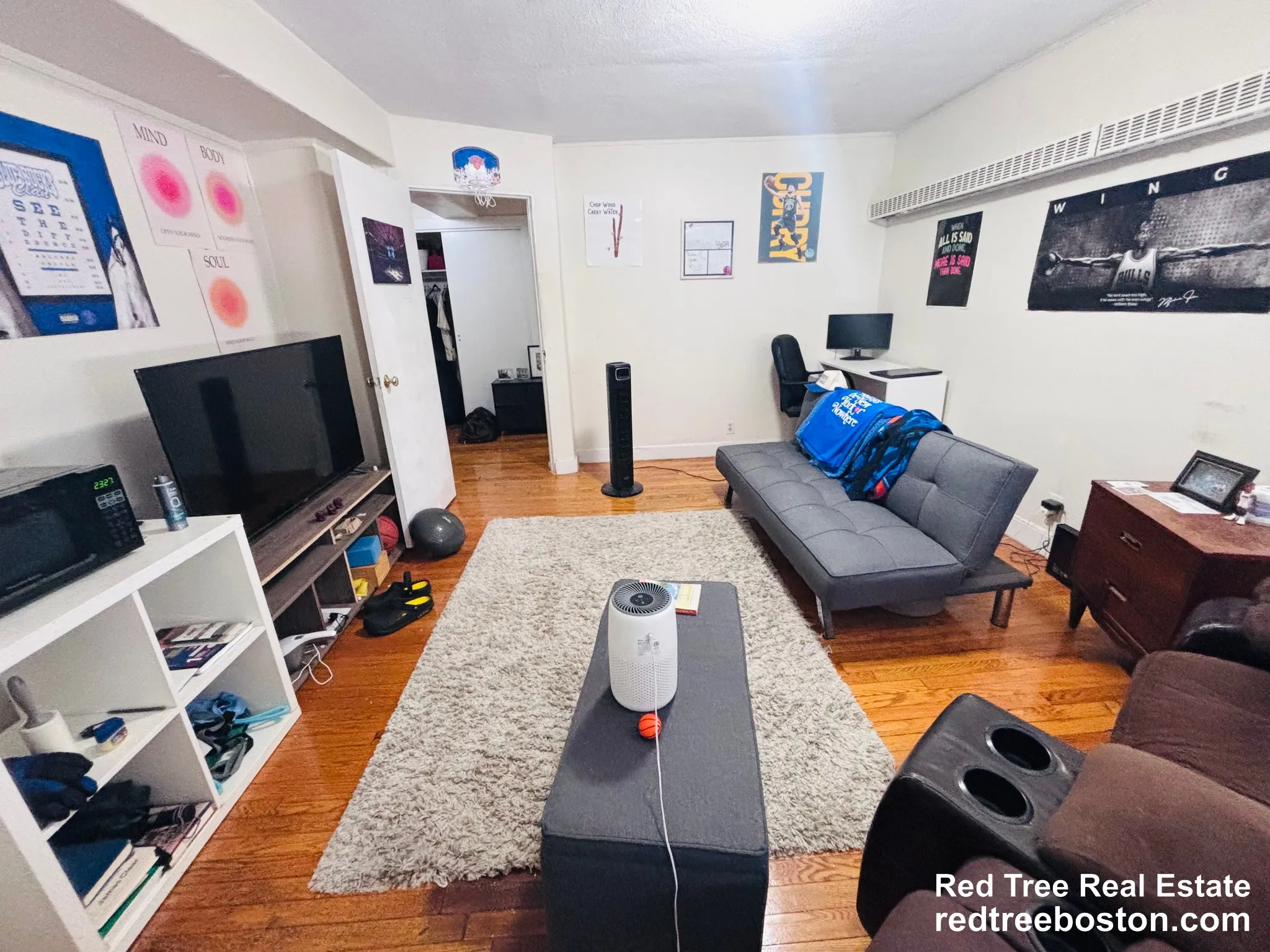 1 bed, 1 bath apartment for rent at 1589 Beacon St Unit B, Brookline