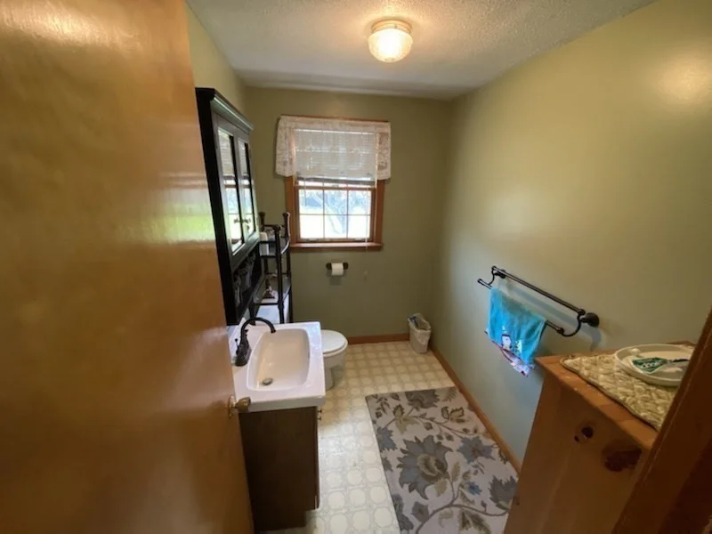 4 bed, 2 bath apartment for rent at 159 Belchertown Rd Unit N/A, Amherst — photo 12 of 14