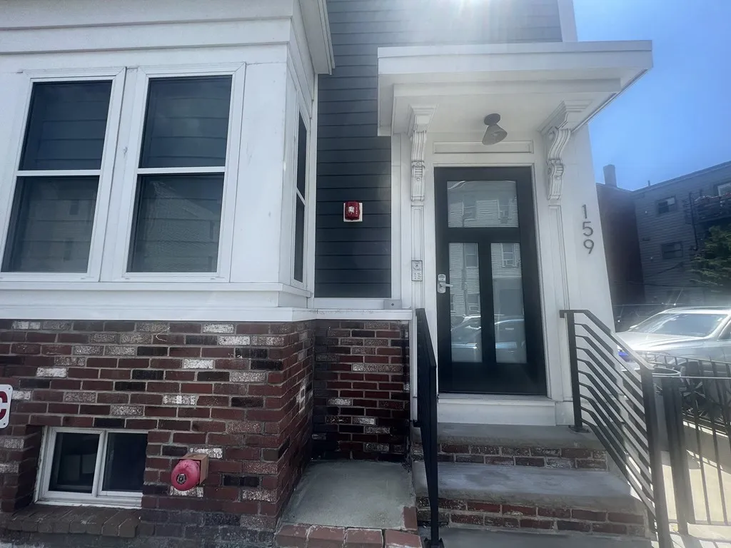 1 bed, 1 bath apartment for rent at 159 Bennington St Unit 2, East Boston — photo 15 of 20