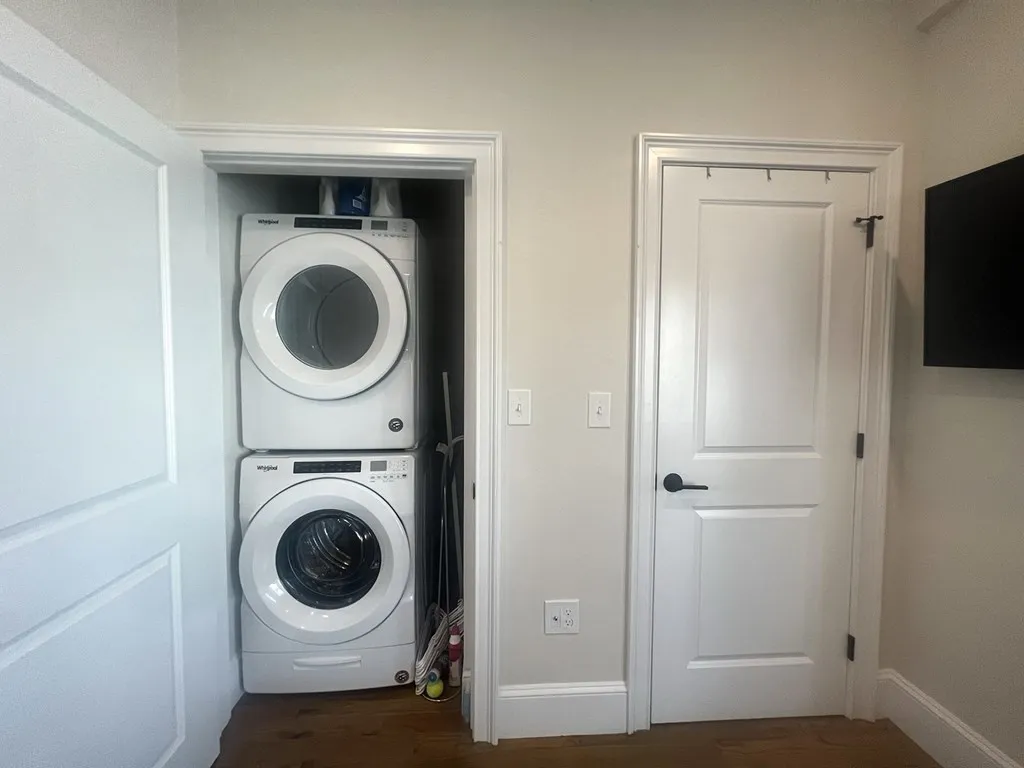 1 bed, 1 bath apartment for rent at 159 Bennington St Unit 2, East Boston — photo 14 of 20