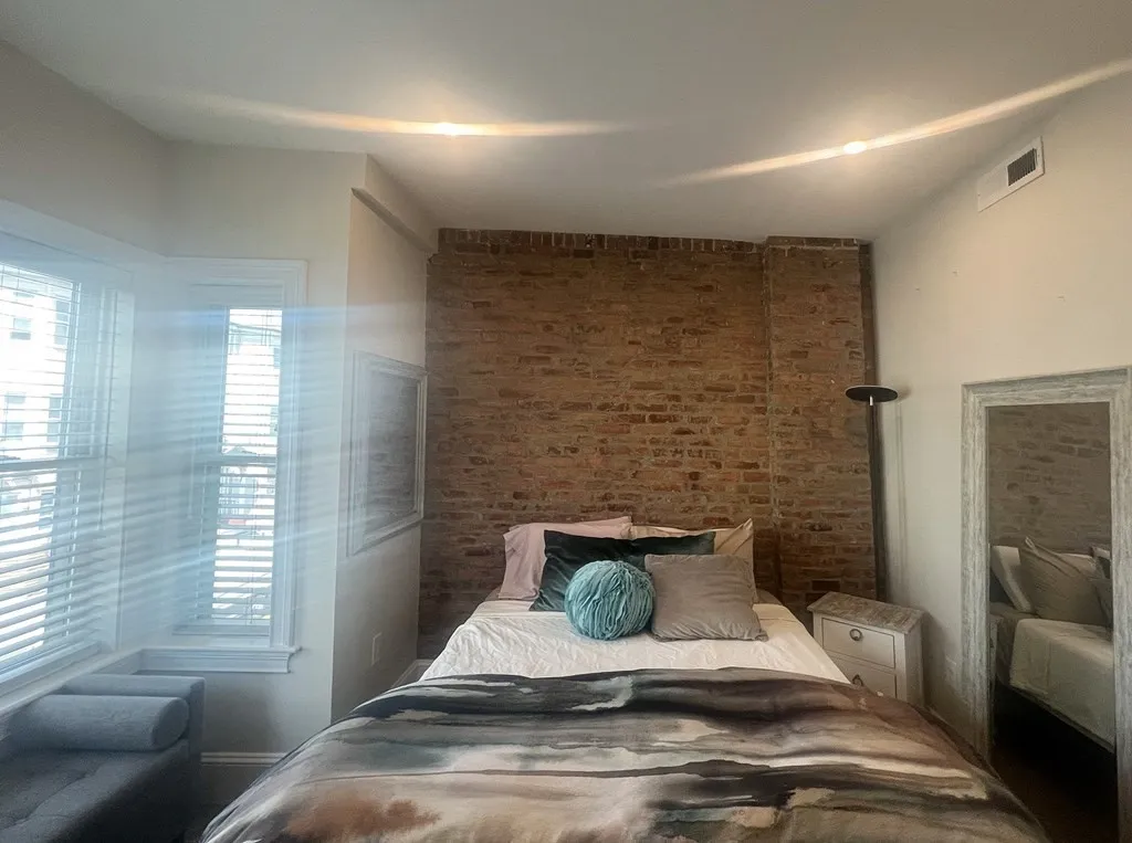 1 bed, 1 bath apartment for rent at 159 Bennington St Unit 3, East Boston — photo 11 of 20
