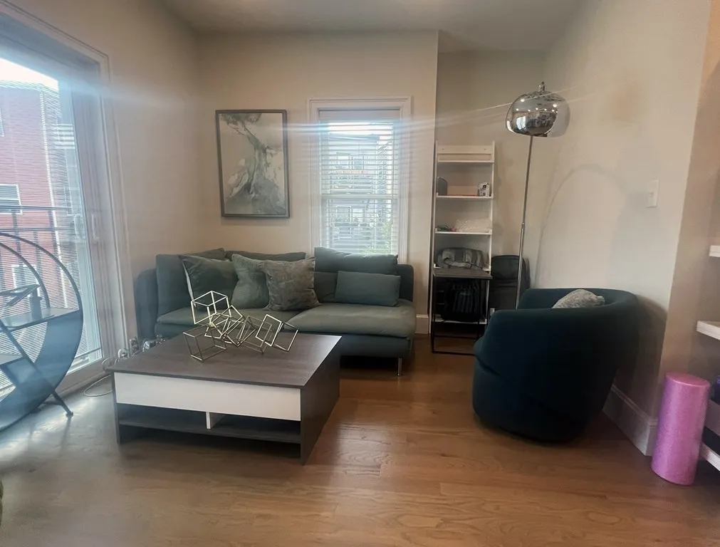 1 bed, 1 bath apartment for rent at 159 Bennington St Unit 3, East Boston — photo 3 of 20