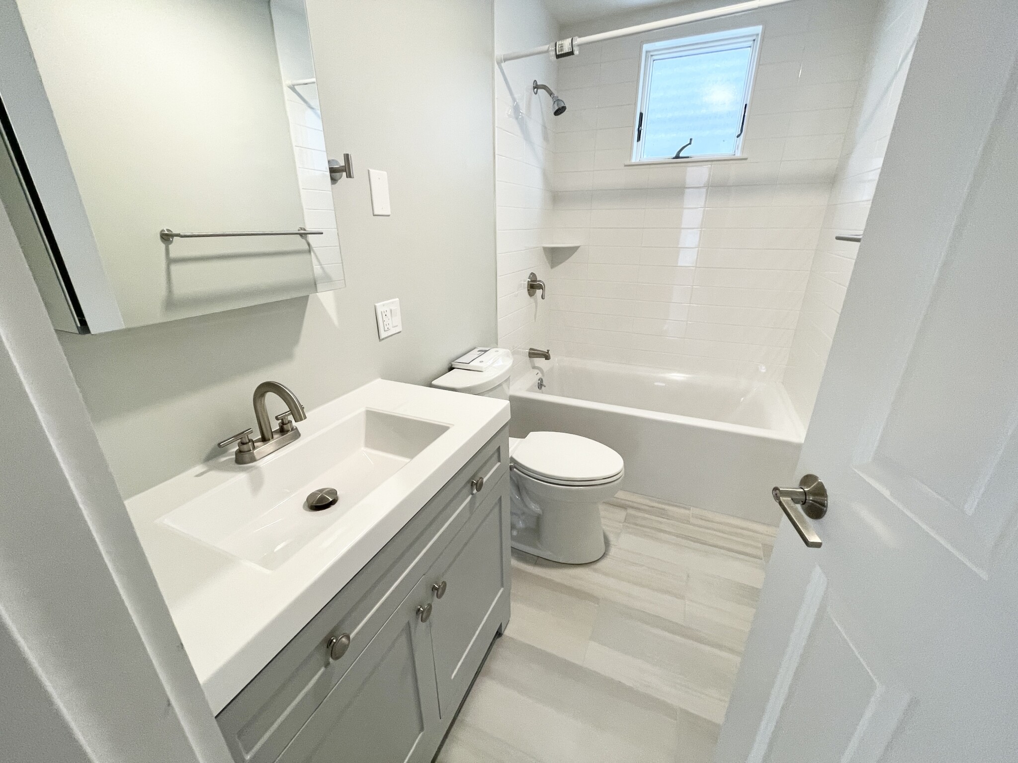 4 bed, 1 bath apartment for rent at 159 Boston St Unit 1, Dorchester — photo 4 of 8