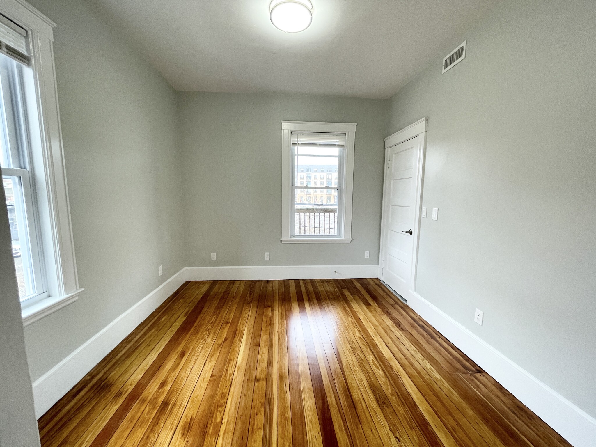4 bed, 2 bath apartment for rent at 159 Boston St Unit 2, Dorchester — photo 7 of 8