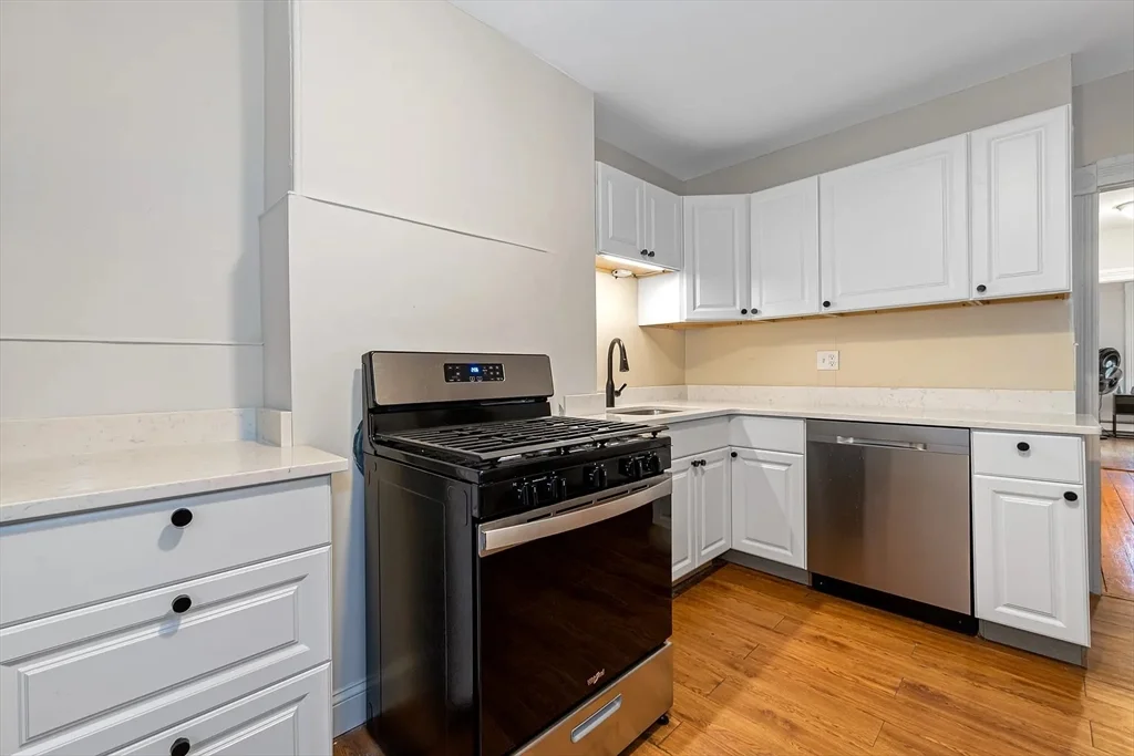 2 bed, 1 bath apartment for rent at 159 Cambridge St Unit 3, East Cambridge — photo 6 of 9