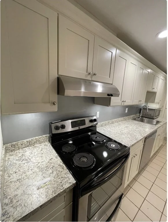 3 bed, 2 bath apartment for rent at 159 Concord Ave Unit 1, Harvard Square — photo 4 of 18