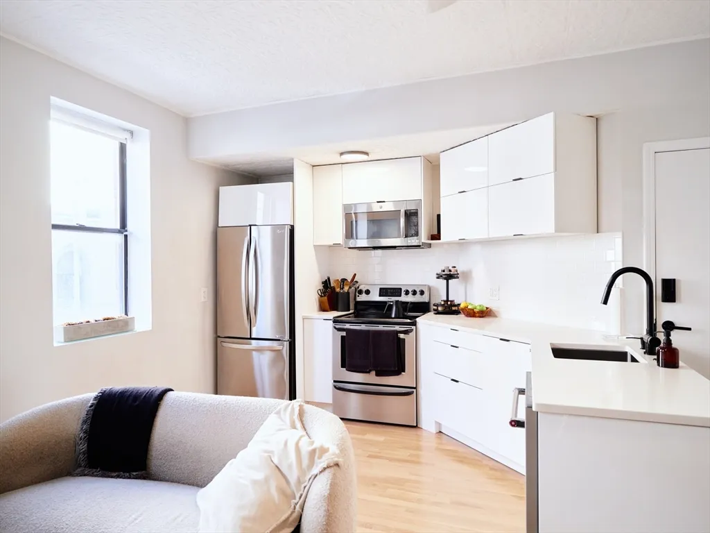 1 bed, 1 bath apartment for rent at 159 Cottage St Unit 3, East Boston — photo 3 of 16