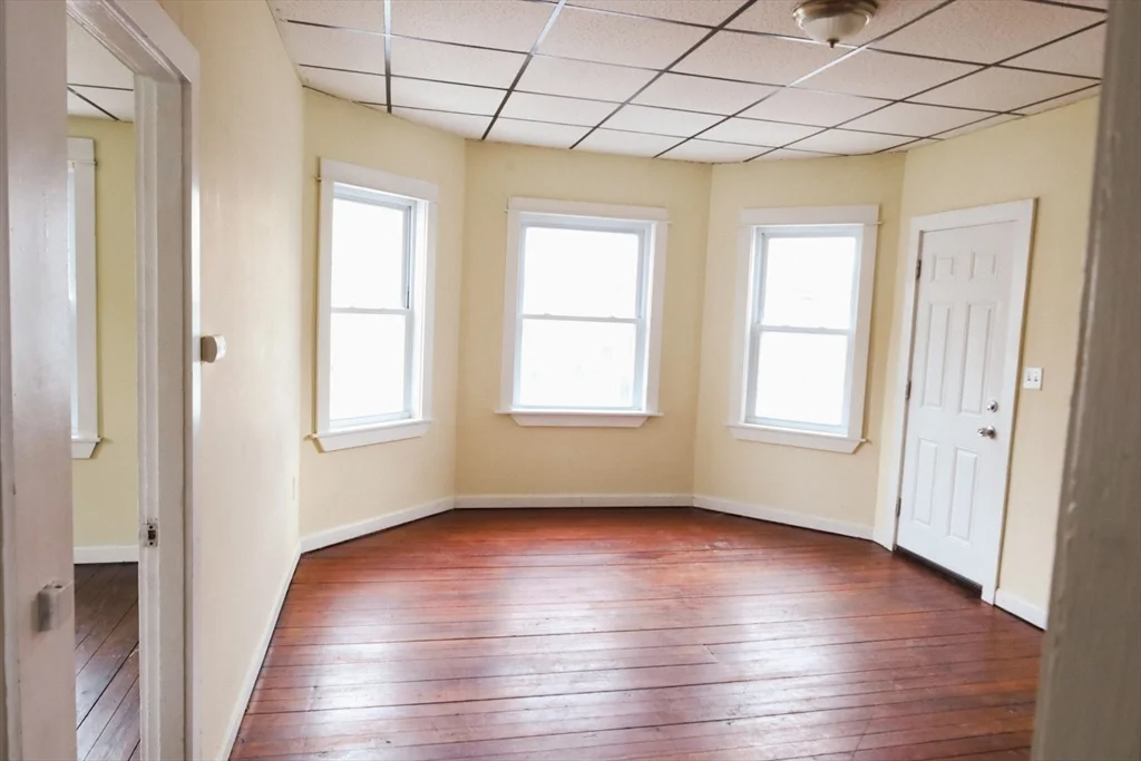 3 bed, 1 bath apartment for rent at 159 Covel Unit 2, Fall River — photo 6 of 9
