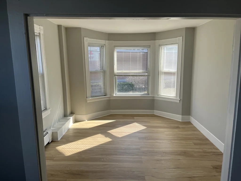 3 bed, 1 bath apartment for rent at 159 E Central Unit 2nd FL, Franklin — photo 13 of 28