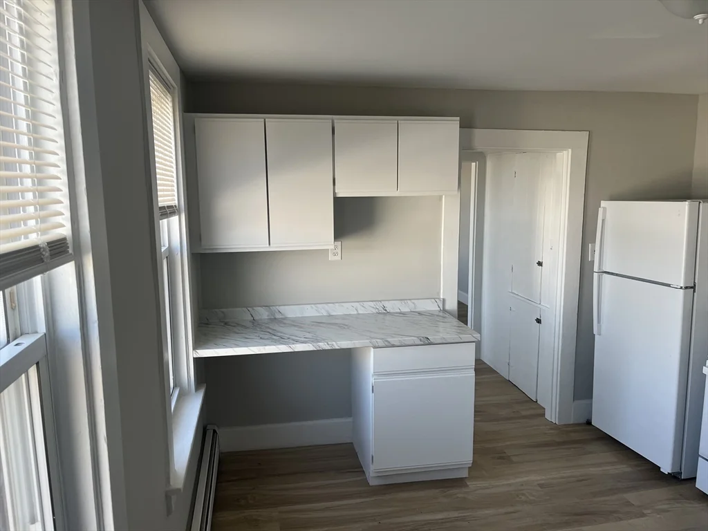3 bed, 1 bath apartment for rent at 159 E Central Unit 2nd FL, Franklin — photo 9 of 28