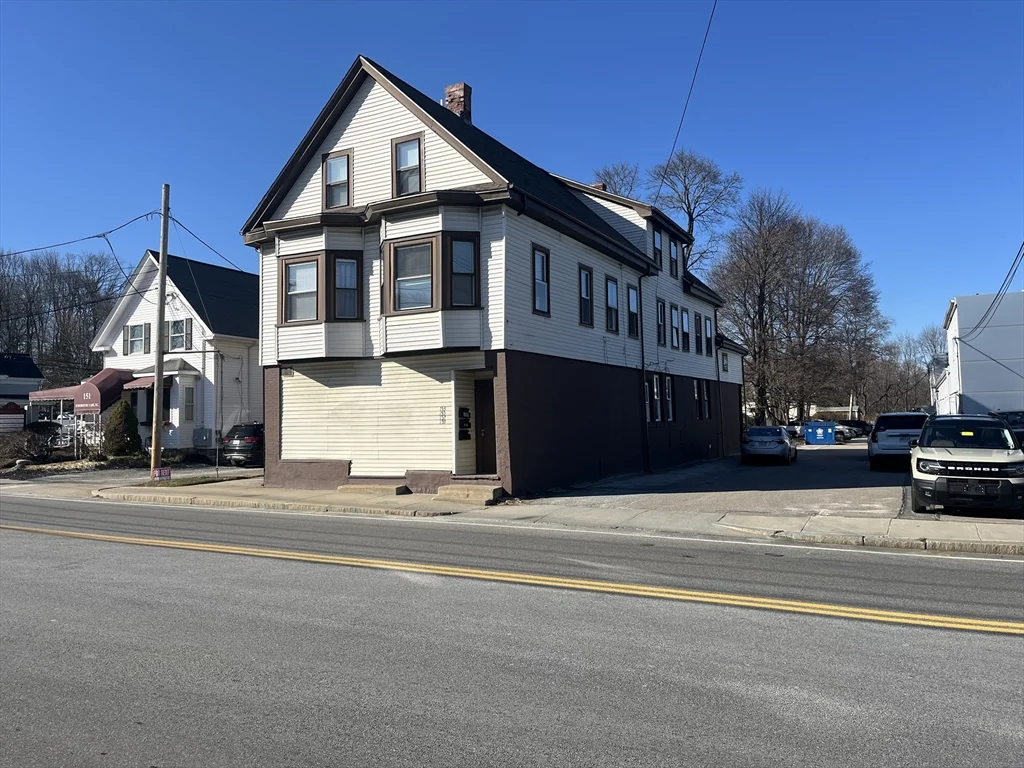 3 bed, 1 bath apartment for rent at 159 E Central Unit 2nd FL, Franklin