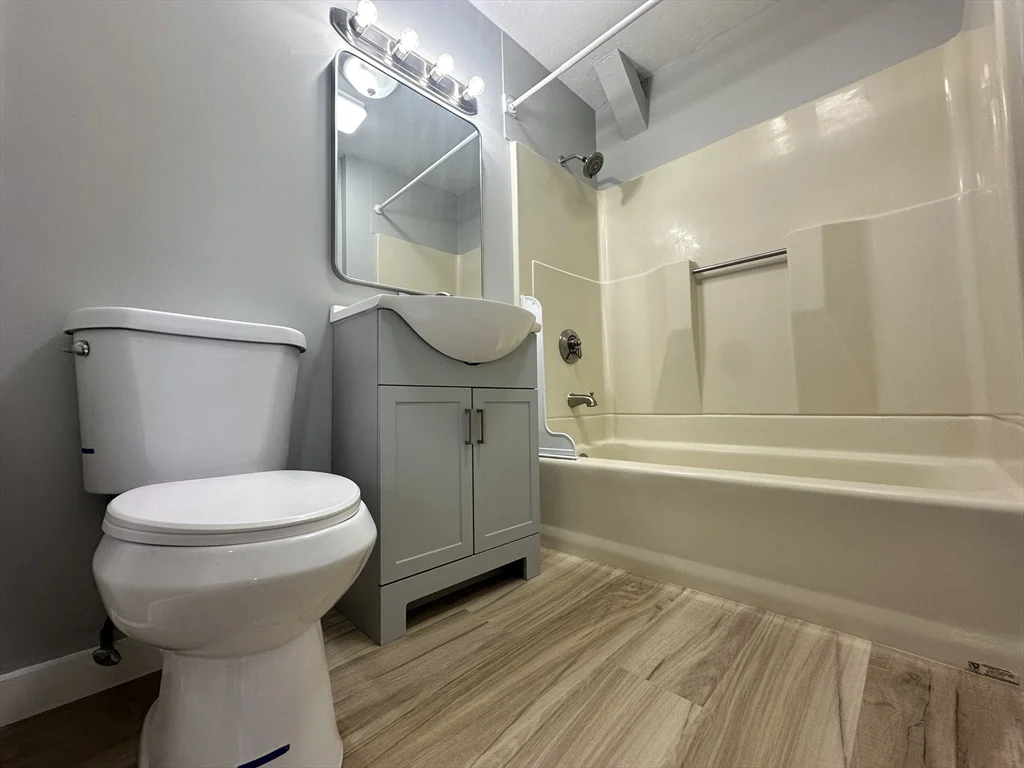3 bed, 1 bath apartment for rent at 159 E Central St Unit 2nd fl, Franklin — photo 5 of 15