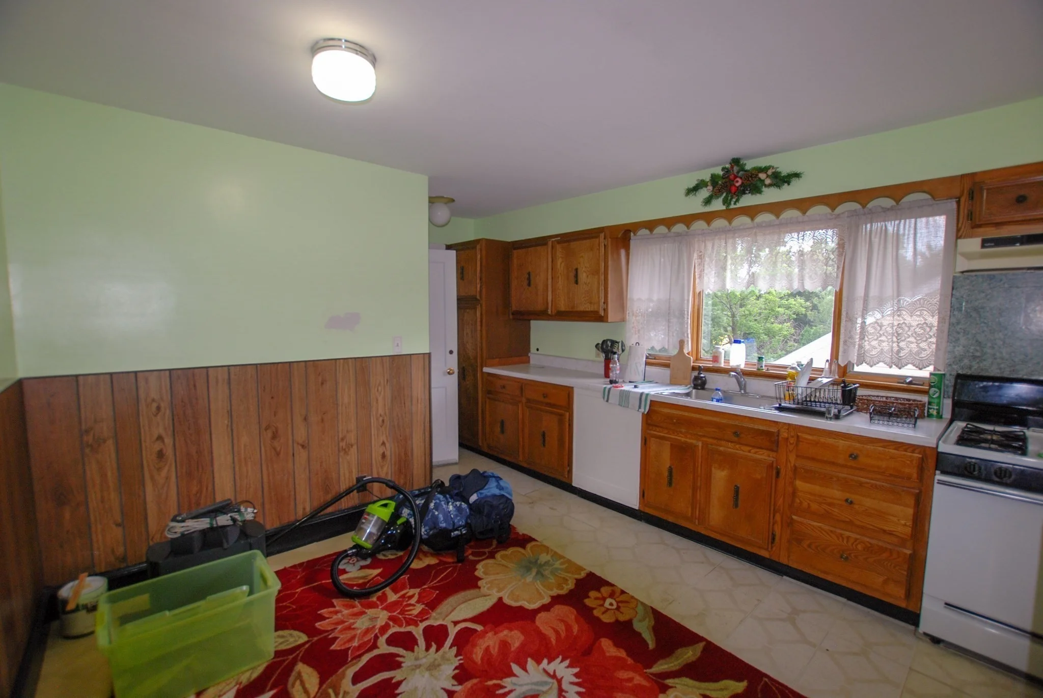 1 bed, 1 bath apartment for rent at 159 Forest Unit R, Lawrence Estates — photo 3 of 15