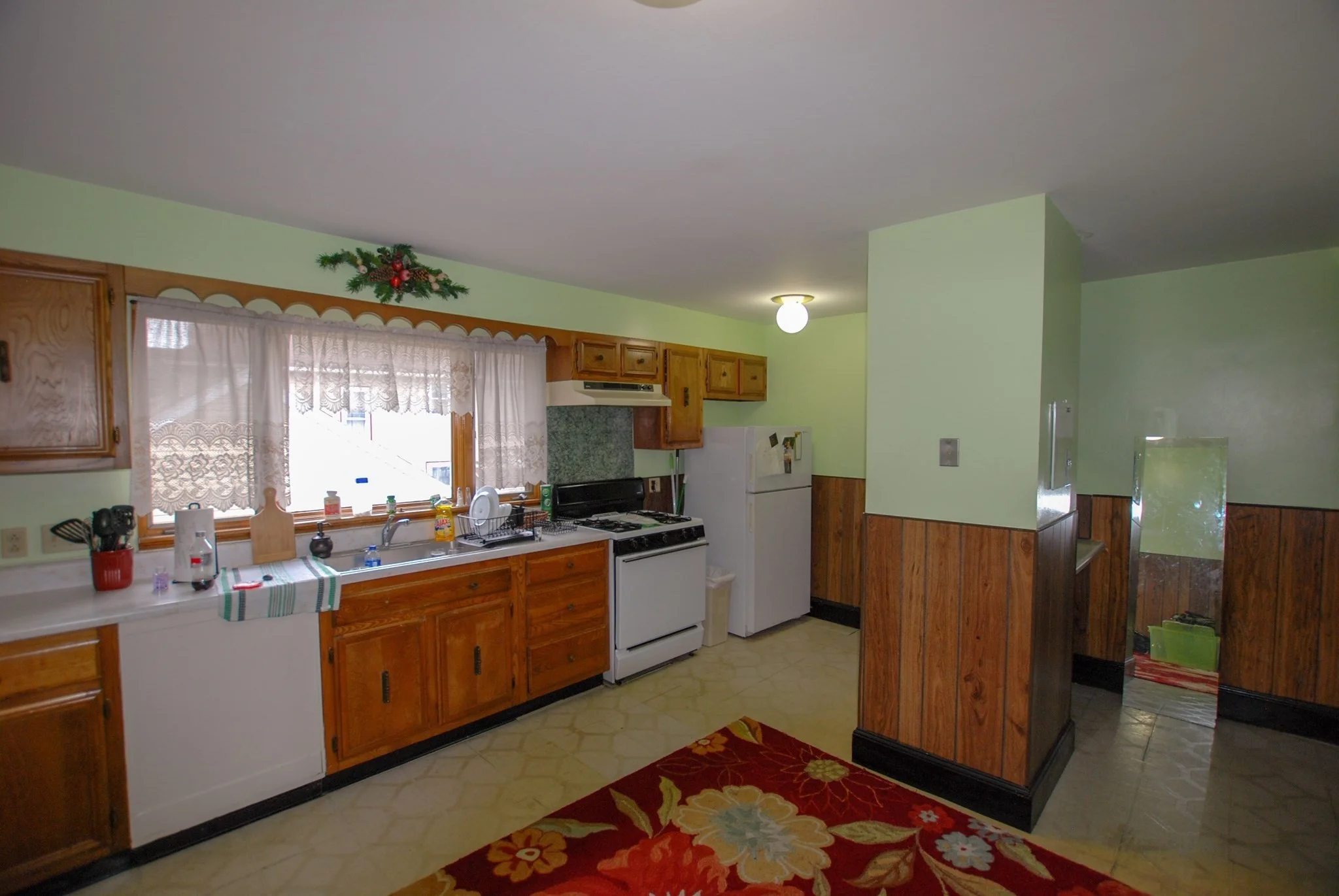 1 bed, 1 bath apartment for rent at 159 Forest Unit R, Lawrence Estates