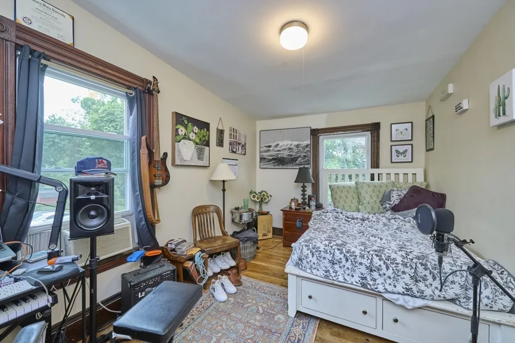 4 bed, 2 bath apartment for rent at 159 Foster St Unit 1, Brighton — photo 6 of 16