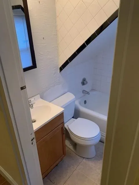 1 bed, 1 bath apartment for rent at 159 Grandview Ave Unit 1, Wollaston — photo 10 of 10