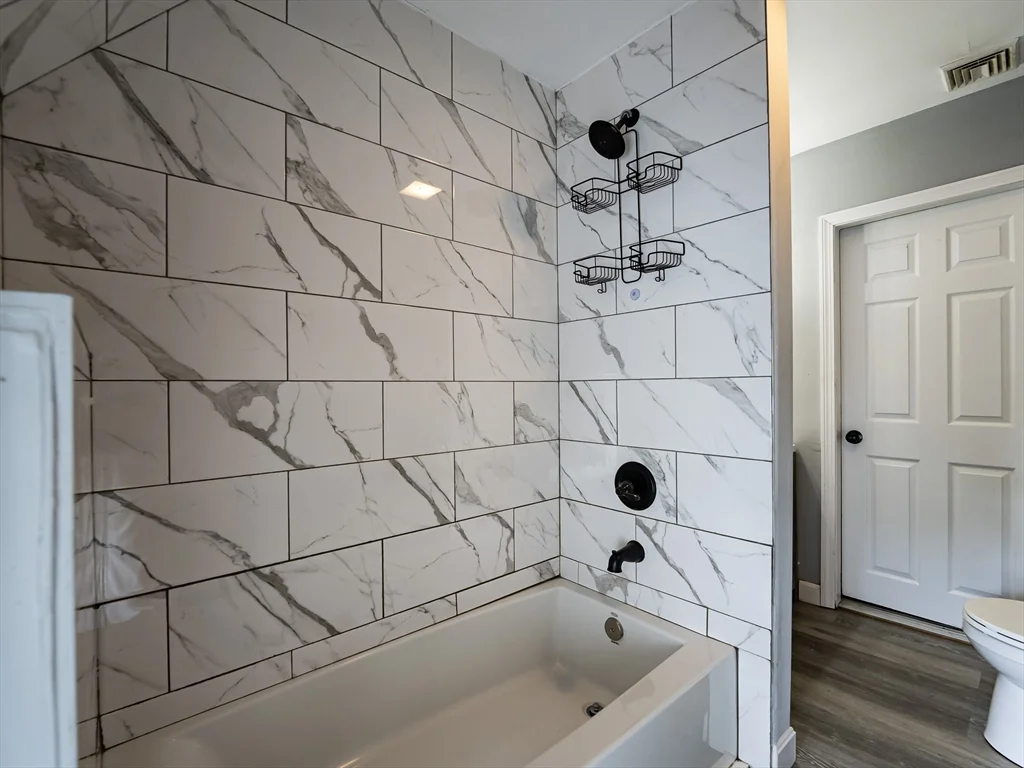 4 bed, 1 bath apartment for rent at 159 Hamilton St Unit 2, Southbridge — photo 3 of 20