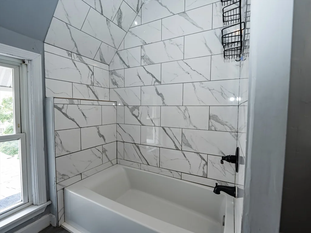 4 bed, 1 bath apartment for rent at 159 Hamilton St Unit 2, Southbridge — photo 8 of 20
