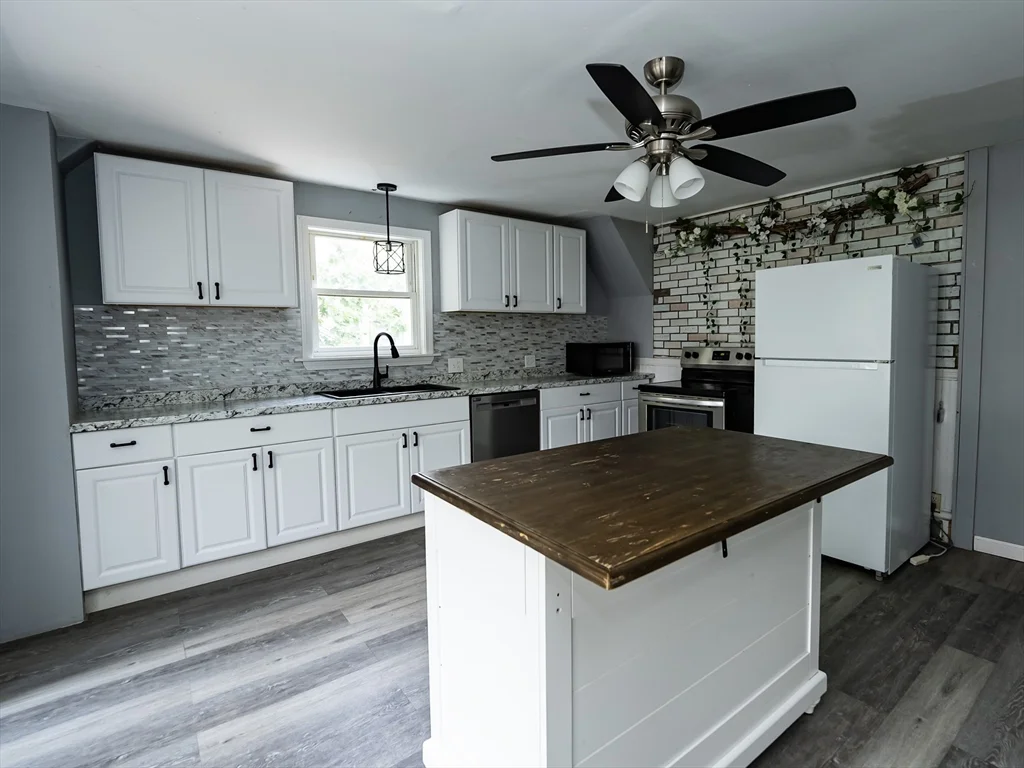 4 bed, 1 bath apartment for rent at 159 Hamilton St Unit 2, Southbridge — photo 16 of 20