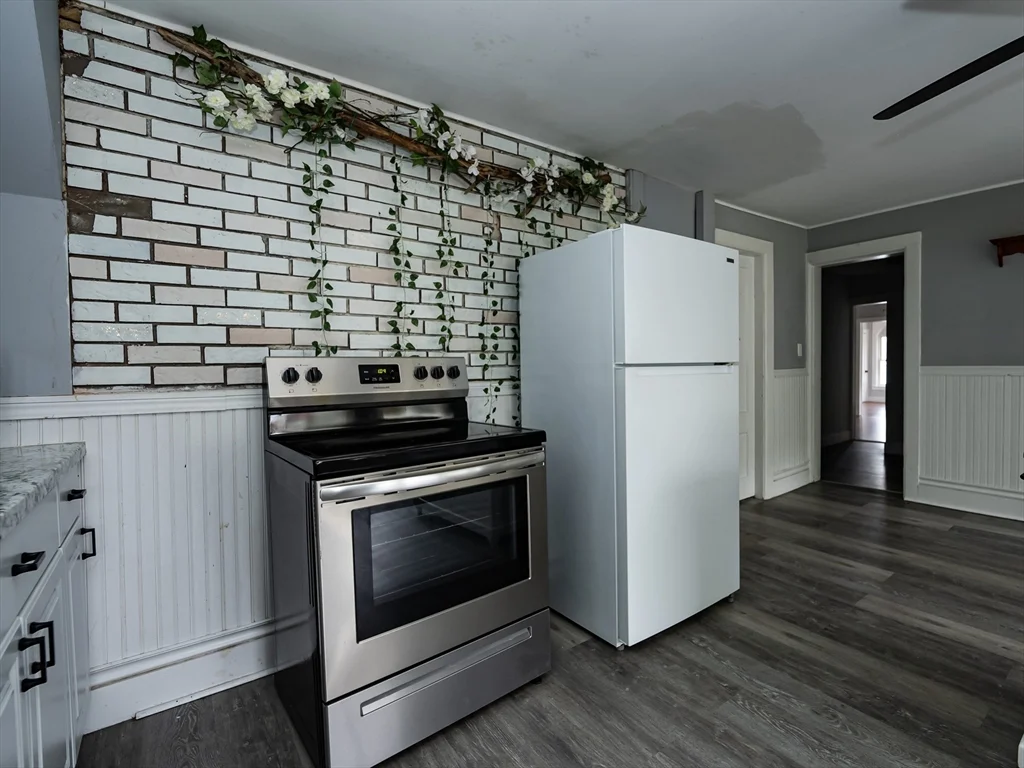 4 bed, 1 bath apartment for rent at 159 Hamilton St Unit 2, Southbridge — photo 13 of 20