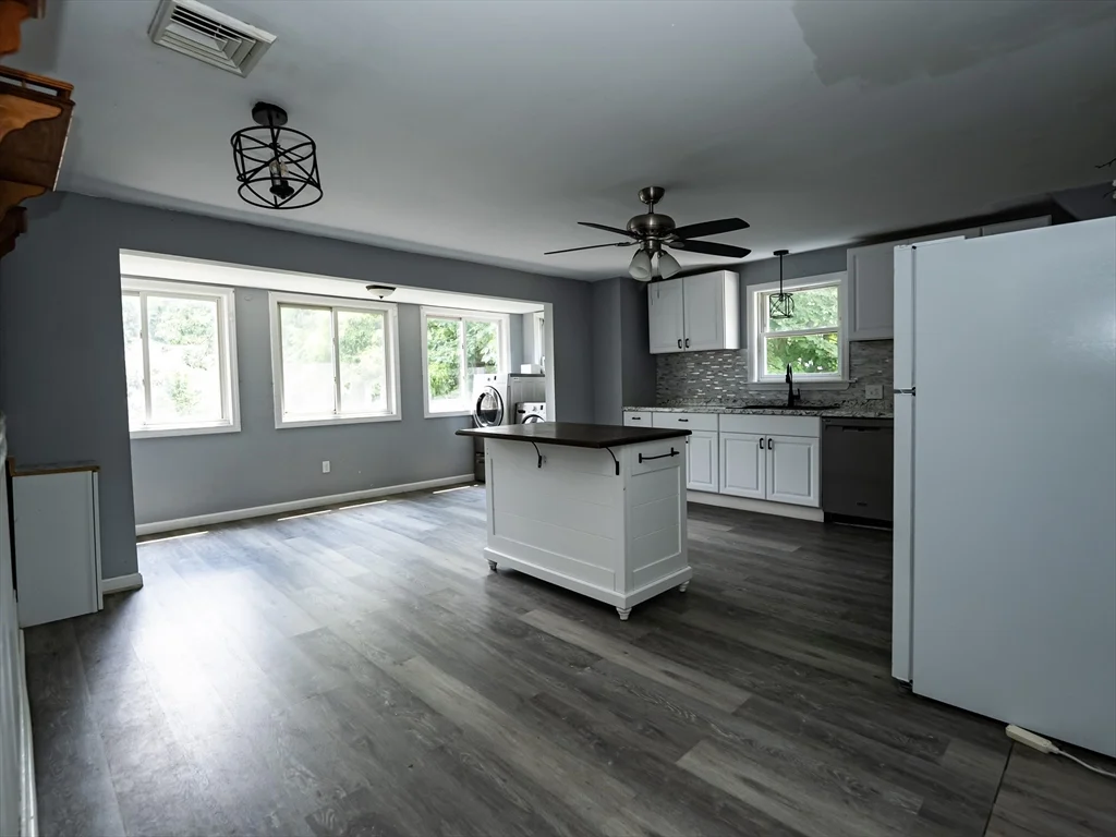 4 bed, 1 bath apartment for rent at 159 Hamilton St Unit 2, Southbridge — photo 18 of 20